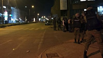 العثور على 10 جثث بالقرب من فندق تعرض للهجوم في 