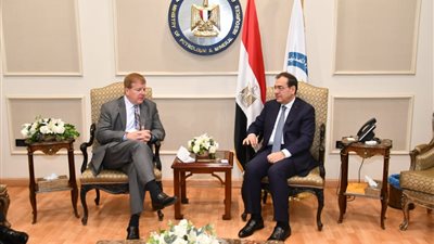 «الملا» يستعرض تطورات قطاع البترول المصرى مع وفد غرفة التجارة الأمريكية