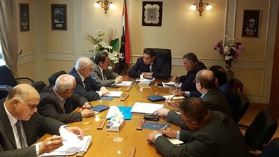 خالد بدوي يستعرض مع رؤساء النقابات خطة هيكلة وتطوير الشركات القابضة