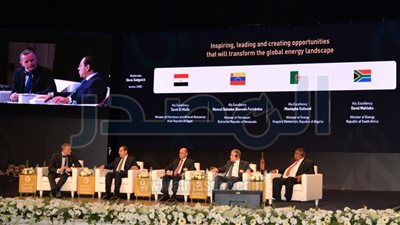 وزير البترول الفنزويلي: مشاورات 