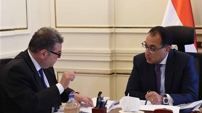 الحكومة تناقش خطة تطوير قطاع الأعمال العام