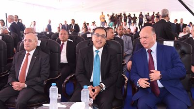 رئيس الوزراء يفتتح المرحلة الأولى لمشروع جراج روكسى الآلى