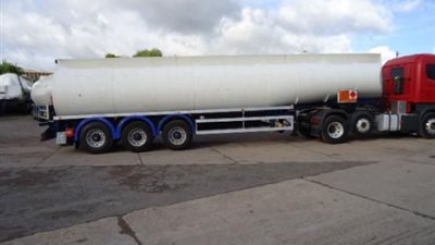 ضبط أكثر من 7 آلاف لتر سولار وبنزين قبل بيعها بالسوق السوداء