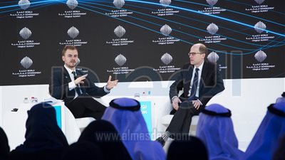 خبراء بقمة الحكومات : الذكاء الاصطناعي يحاكي الدماغ وبحاجة لتعلم أخلاقيات البشر 