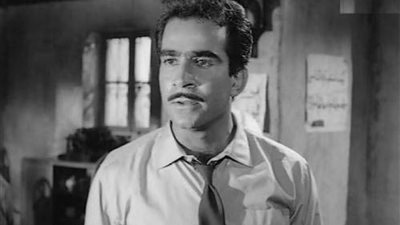 وفاة الفنان عبد العزيز مكيوي عن عمر يناهز 82 عامًا