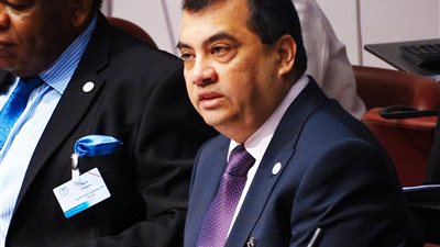 رئيس البرلمان الدولي يزور القاهرة ويُشيد بدور مصر 