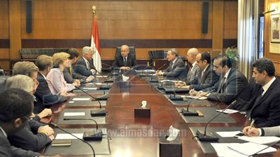 رئيس الوزراء يطالب وفد البرلمان البريطاني بالدعم لاستئناف الرحلات إلى مصر