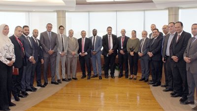 البورصة المصرية تبحث قيد وثائق صندوق يستثمر في أوراق الدين الحكومية