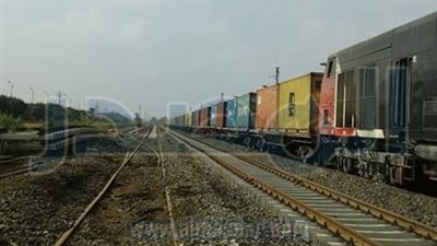 نقل 1625 طن بلوك رخام من ميناء بورسعيد عن طريق السكك الحديدية