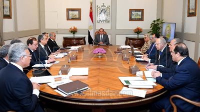 السيسى يشدد على زيادة معدلات النمو وخفض التضخم وتوفير فرص العمل