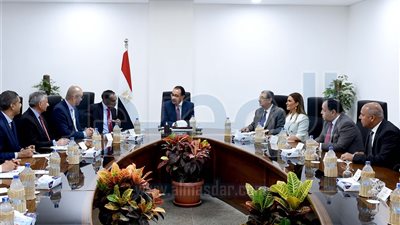 رئيس الوزراء يبحث تعزيز التعاون مع «البنك الآسيوي» فى مجالات جديدة