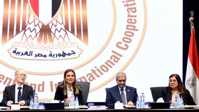 سحر نصر تبحث مع 25 شركة يابانية ضخ استثمارات جديدة في مصر