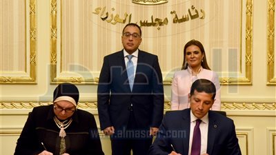 «مدبولي» يشهد توقيع بروتوكول تعاون لتطوير 3 مناطق استثمارية