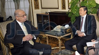 بالصور.. شريف إسماعيل يستقبل محافظ البنك المركزي الصيني