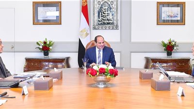 السيسي يوجه بمواصلة جهود التحول من التجميع إلى التصنيع فى مجال النقل