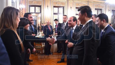 بالصور.. الرئيس ينظم مأدبة عشاء لنظيره الصيني