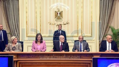 رئيس الوزراء يشهد توقيع عقدى تنفيذ المرحلة الأولى من منظومة النظافة