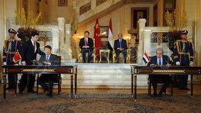 وزير التجارة يوقع مع نظيره الصيني مذكرة تفاهم بشأن الحزام الاقتصادي لطريق الحرير