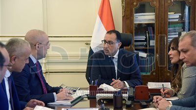 رئيس الوزراء يستعرض الموقف التنفيذي لمشروعات مدن الجيل الرابع