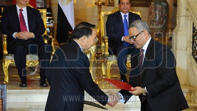 رئيس الهيئة العامة للاستعلامات يوقع مذكرة تفاهم مع مكتب الإعلام لمجلس الدولة الصيني