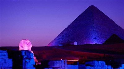 إضاءة منطقة الأهرامات ترحيبًا بالرئيس الصيني