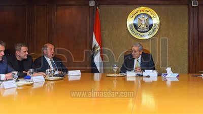 وزير الصناعة يبحث مع وفد الشركات البولندية فرص الاستثمار في مصر