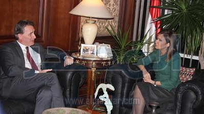 وزيرة التعاون الدولي تناقش إمكانية تنفيذ مشروعات جديدة مع السفير الهولندي 