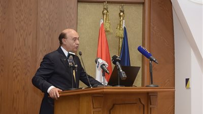 مميش: 50 مليار دولار استثمارات المنطقة الاقتصادية بحلول 2030