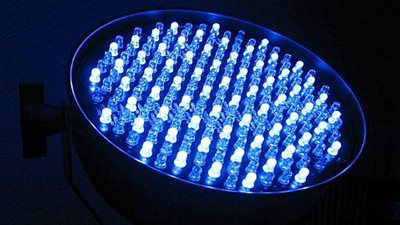 الكهرباء تعلن استمرار توزيع لمبات 