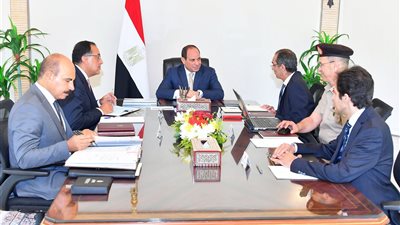 السيسي يستعرض موقف تنفيذ مشروعات الاتصالات وتكنولوجيا المعلومات
