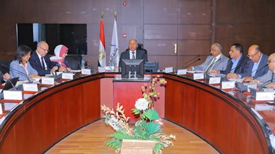 وزير النقل يبحث مع البنك الدولي موقف المشروعات المشتركة