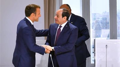 السيسي يبحث مع نظيره الفرنسي سبل تعزيز العلاقات الثنائية