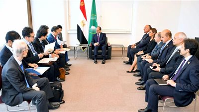 السيسي يستعرض مع وزير الاقتصاد الياباني فرص الاستثمار الواعدة بمصر