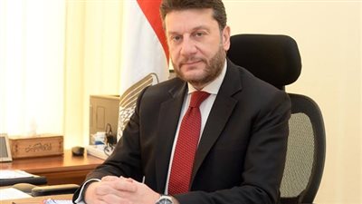 نائب وزير المالية للسياسات الضريبية يتقدم باستقالته لرئيس الوزراء