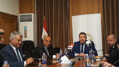 100 مليار دولار الحصيلة المتوقعة لقانون الإقامة المؤقتة للأجانب