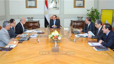 وزير الإسكان يستعرض المشروعات التي تم إنجازها في عدة مجالات