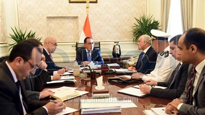 رئيس الوزراء يُكلف بسرعة استغلال الوحدات السكنية بأرض مطار إمبابة