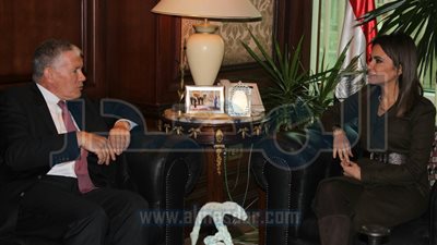 سحر نصر تستعرض مع السفير الفرنسي الاتفاقيات المقترح توقيعها خلال زيارة 