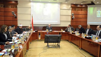 الحكومة توافق على مضاعفة قيمة مخالفات إشغال الطرق العامة