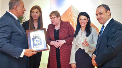 وزيرة السياحة تطالب ألمانيا بإنهاء تحذير شركاتها من الطيران بجنوب سيناء