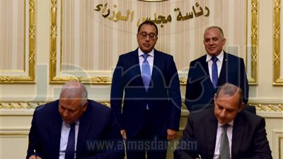 الحكومة توقع اتفاق تمويل مع البنك الأهلي لتنفيذ شبكات الري الحديث