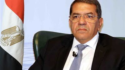 وزير المالية يصدر قرارا بتعيين 