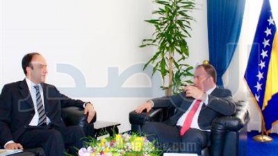 وزير الخارجية البوسني يلتقي السفير المصري في 