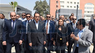 رئيس الوزراء يتفقد المنطقة الحرة بمدينة نصر بعد تطويرها