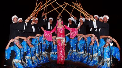 فرقة رضا للفنون الشعبية تختتم مشاركتها في مهرجان سورين للفنون الشعبية