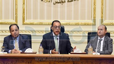 رئيس الوزراء يعلن تفعيل البرنامج الجديد لتحفيز الصادرات