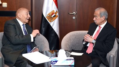 رئيس الوزراء يبحث تعزيز دور المجلس القومي لحقوق الإنسان