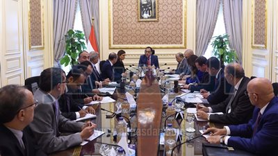 «مدبولي» يُتابع موقف توصيل المرافق للمناطق الصناعية والحرة بالمنيا