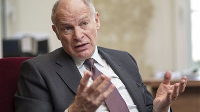 بريطانيا تحظر ارتداء النقاب في المحاكمات الجنائية