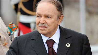 الرئيس الجزائري يدعو البرلمان للتصويت على الدستور الجديد